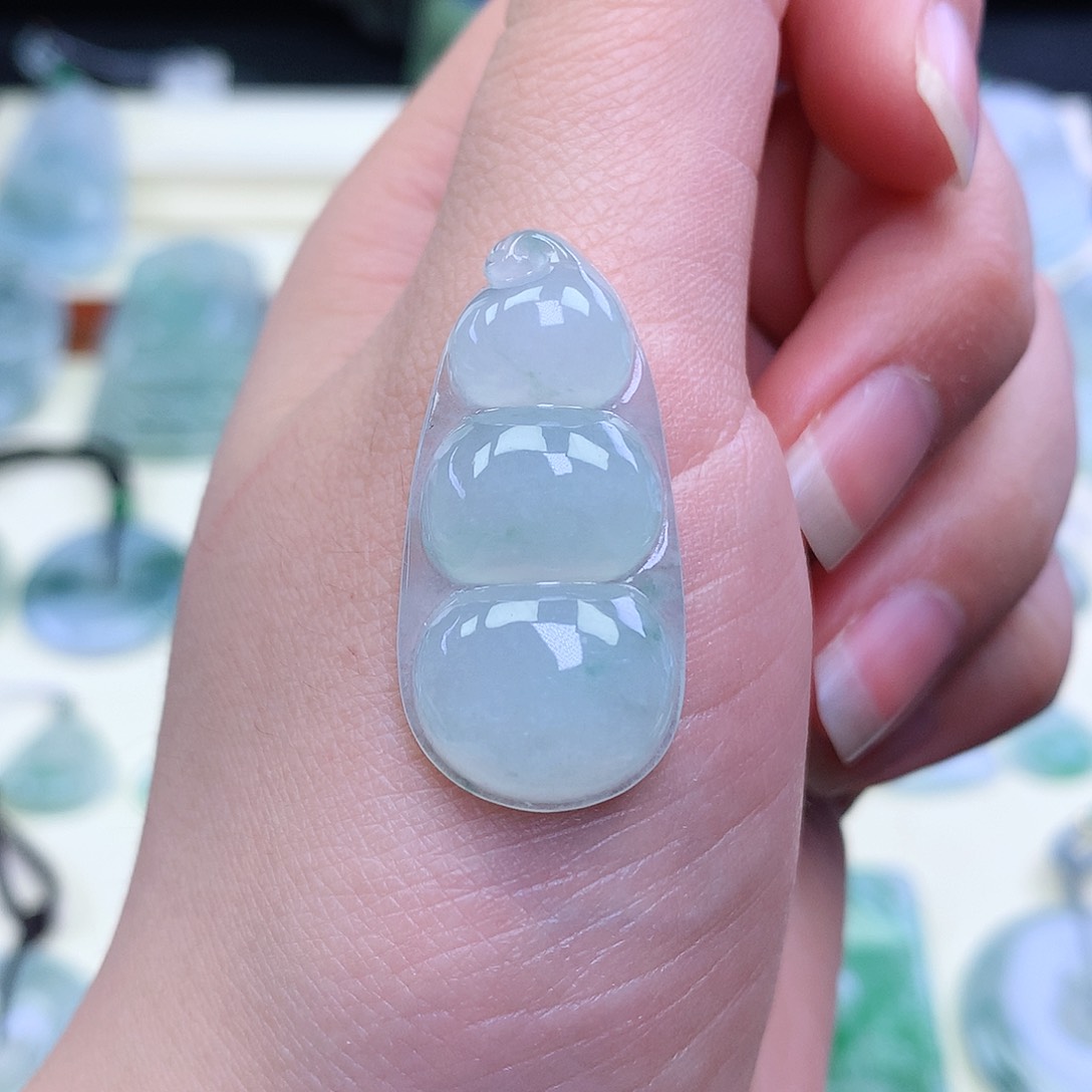 翡翠颈饰未镶嵌吊坠