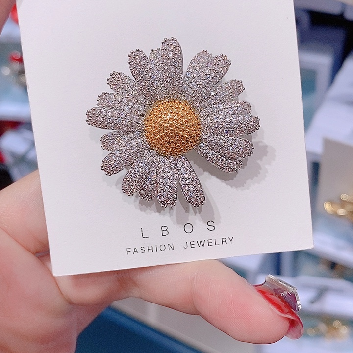 锆石铜合金小雏菊胸针