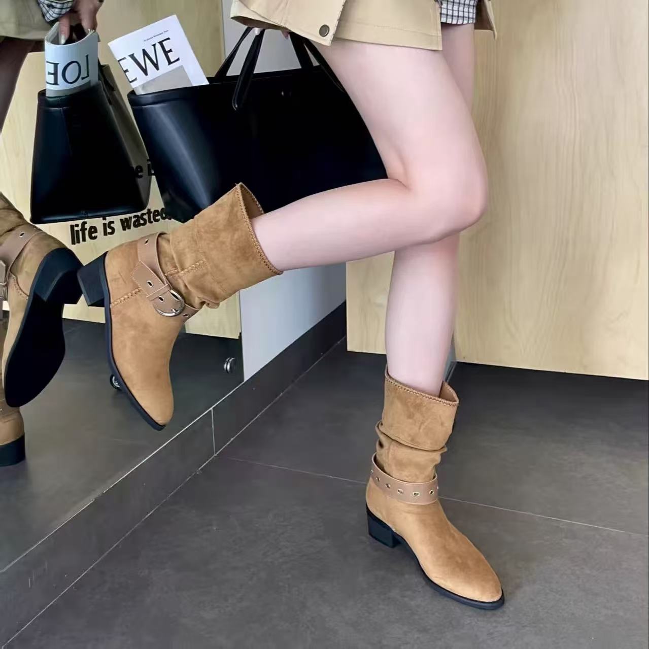 厚底时装靴女新款复古显瘦套筒马丁靴短靴33-10（不加绒）