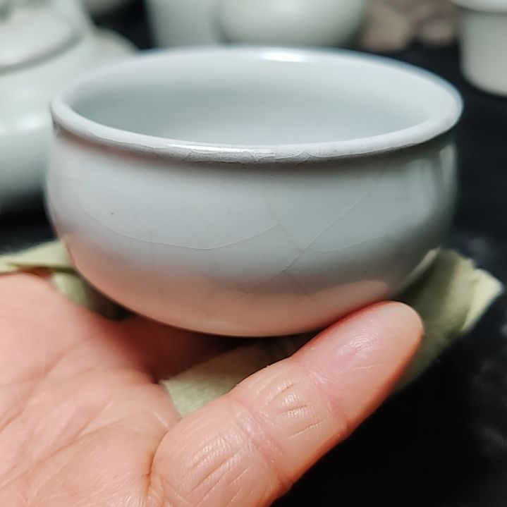 官瓷天青釉主人杯微瑕