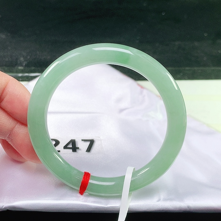 未镶嵌手镯（圆镯）翡翠247