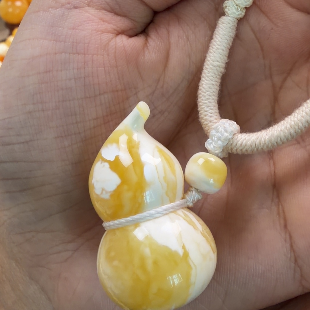 琥珀未镶嵌珠宝奇石13g