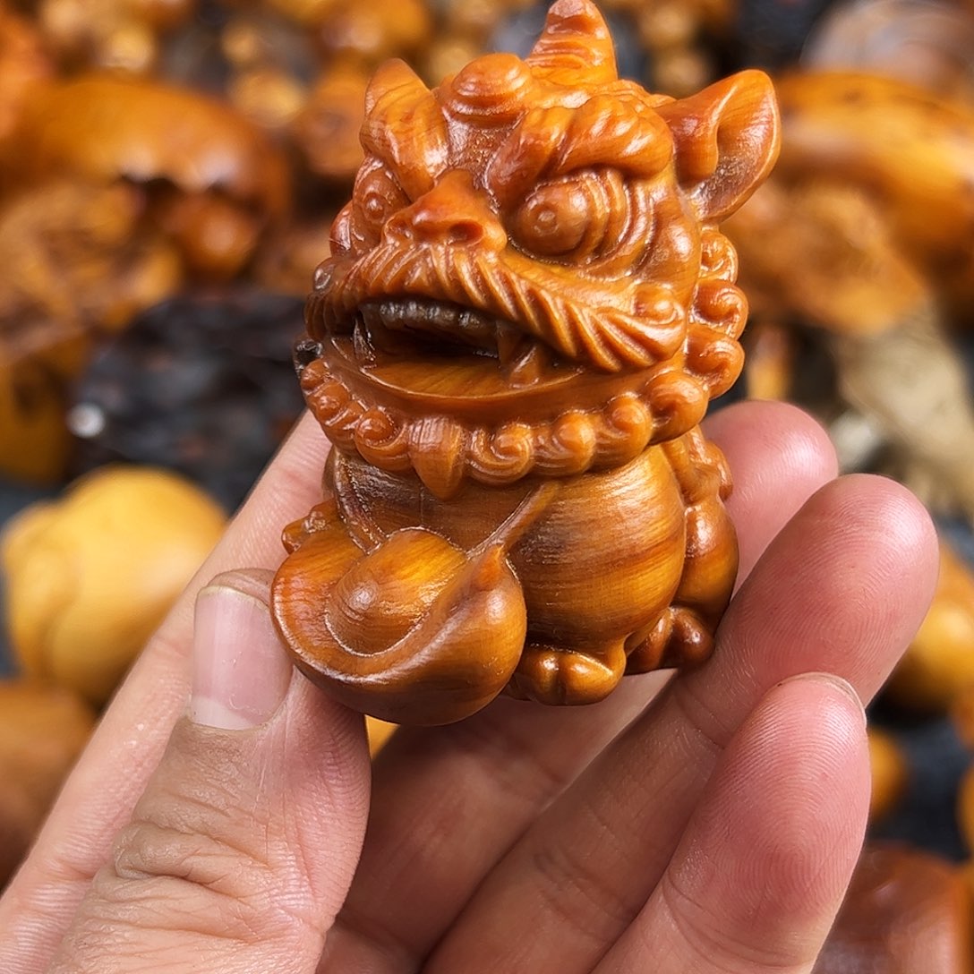 柏木太行崖柏塘心玉化手把件