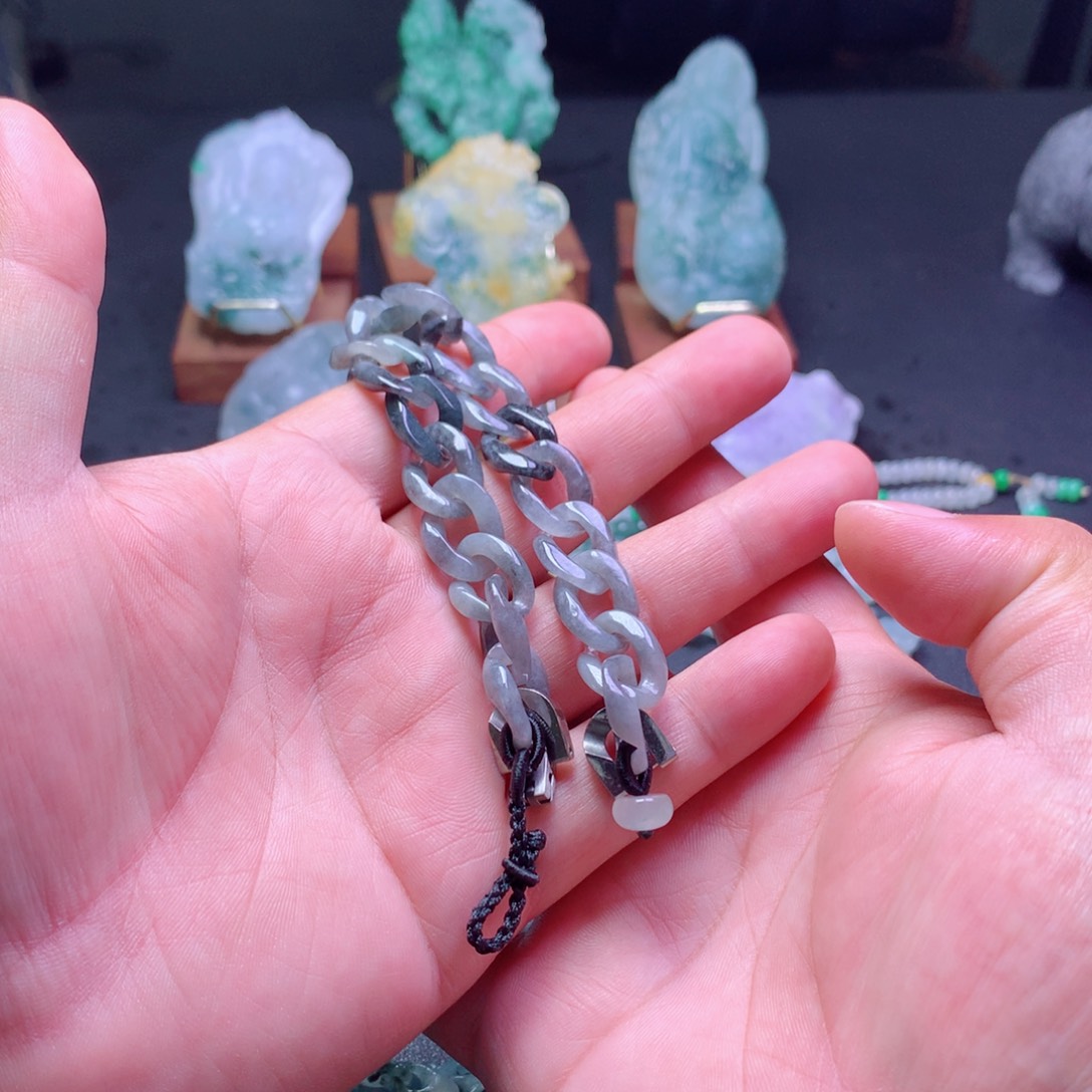 帅***孩定制翡翠未镶嵌翡翠