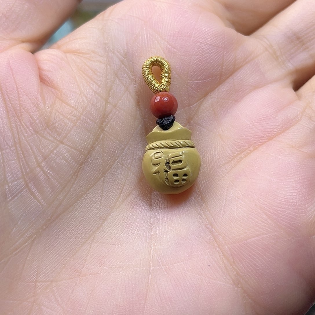 未镶嵌配饰南红玛瑙