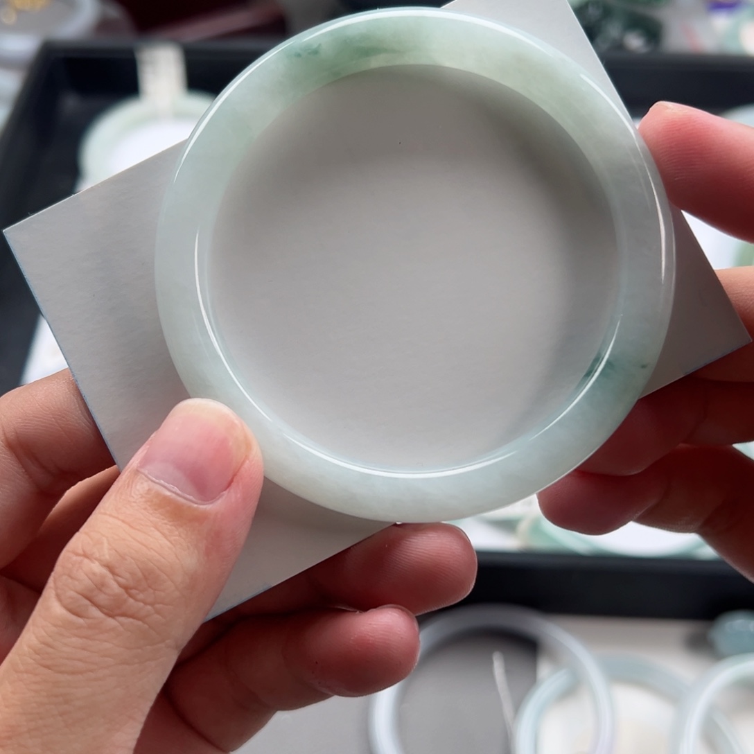 翡翠手镯未镶嵌58.6*7.5*7.9