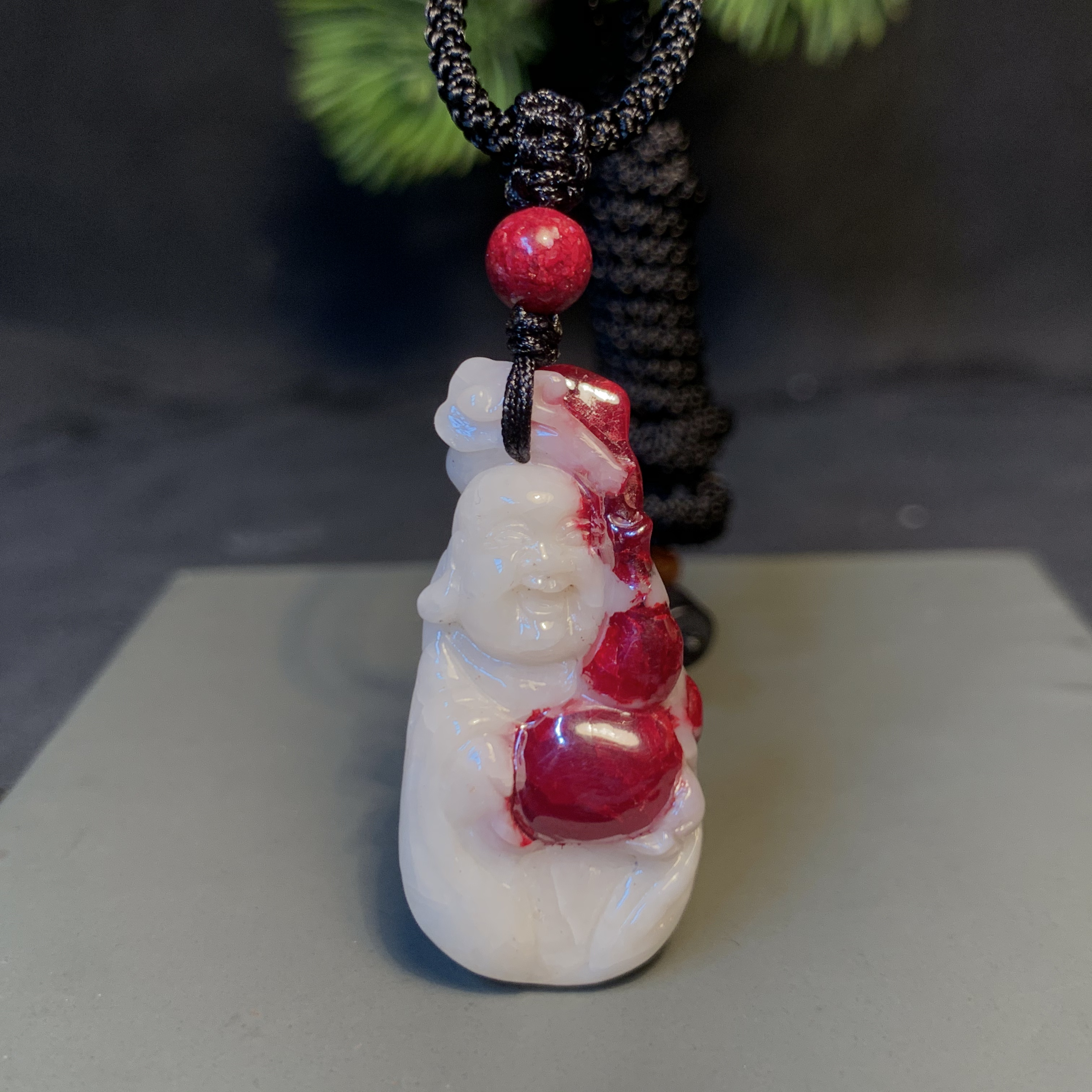 天然辰砂朱砂晶体水晶弥勒佛女款挂件