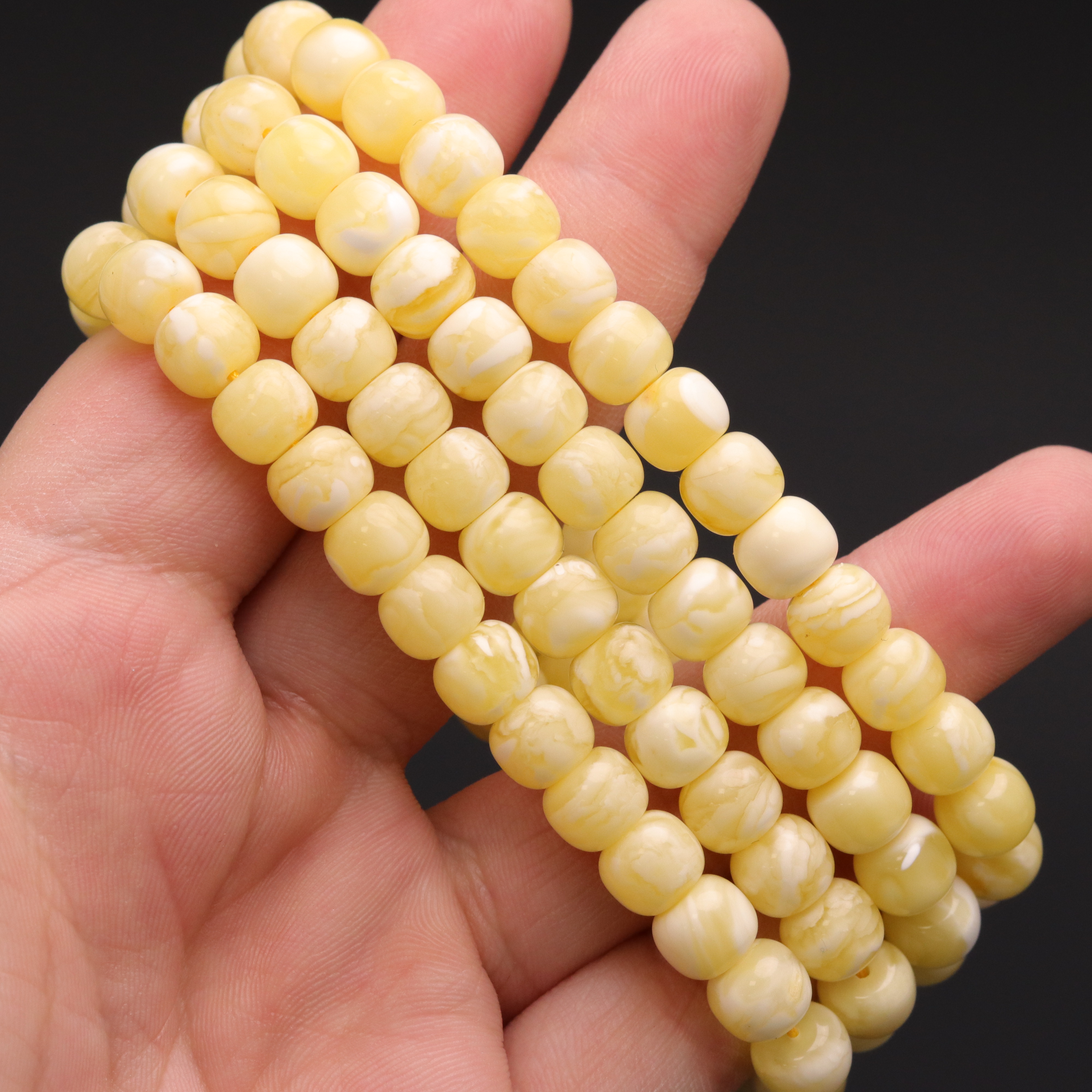 ML0307-1【瓷白花】高品原矿俄料瓷白花蜜蜡老型108串文玩手串