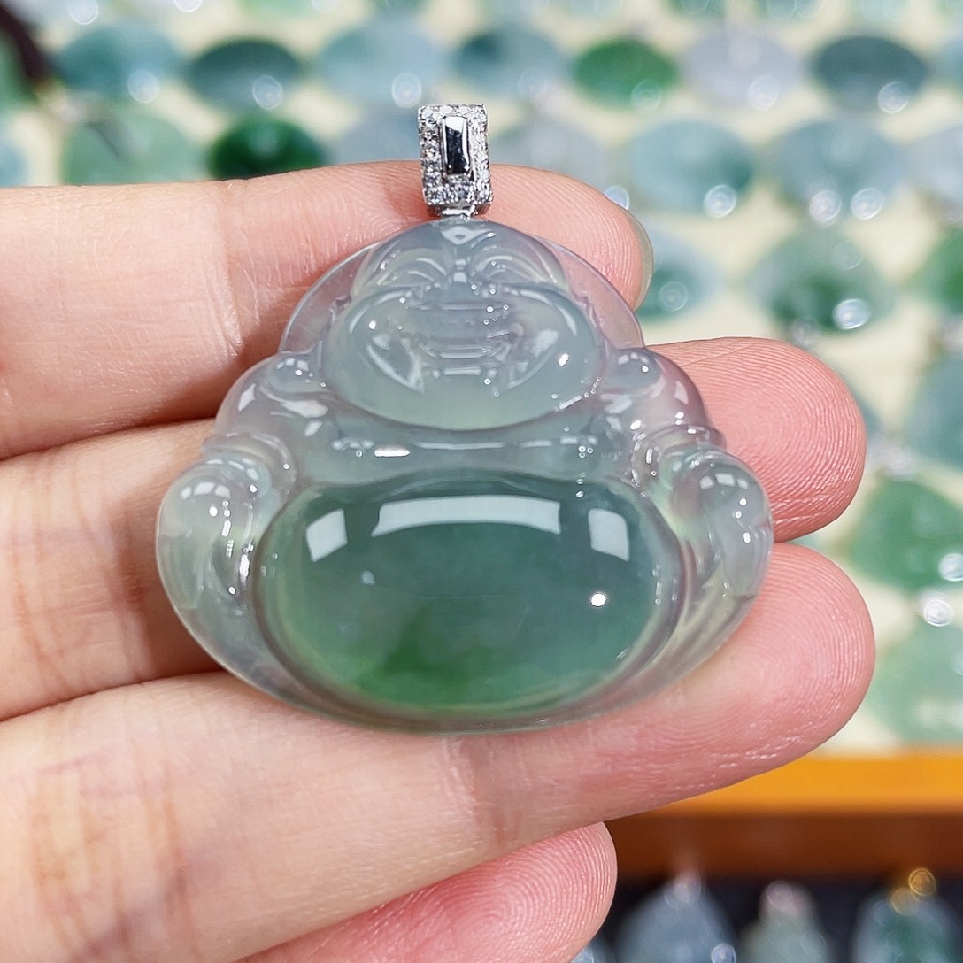 翡翠18K金镶嵌颈饰吊坠