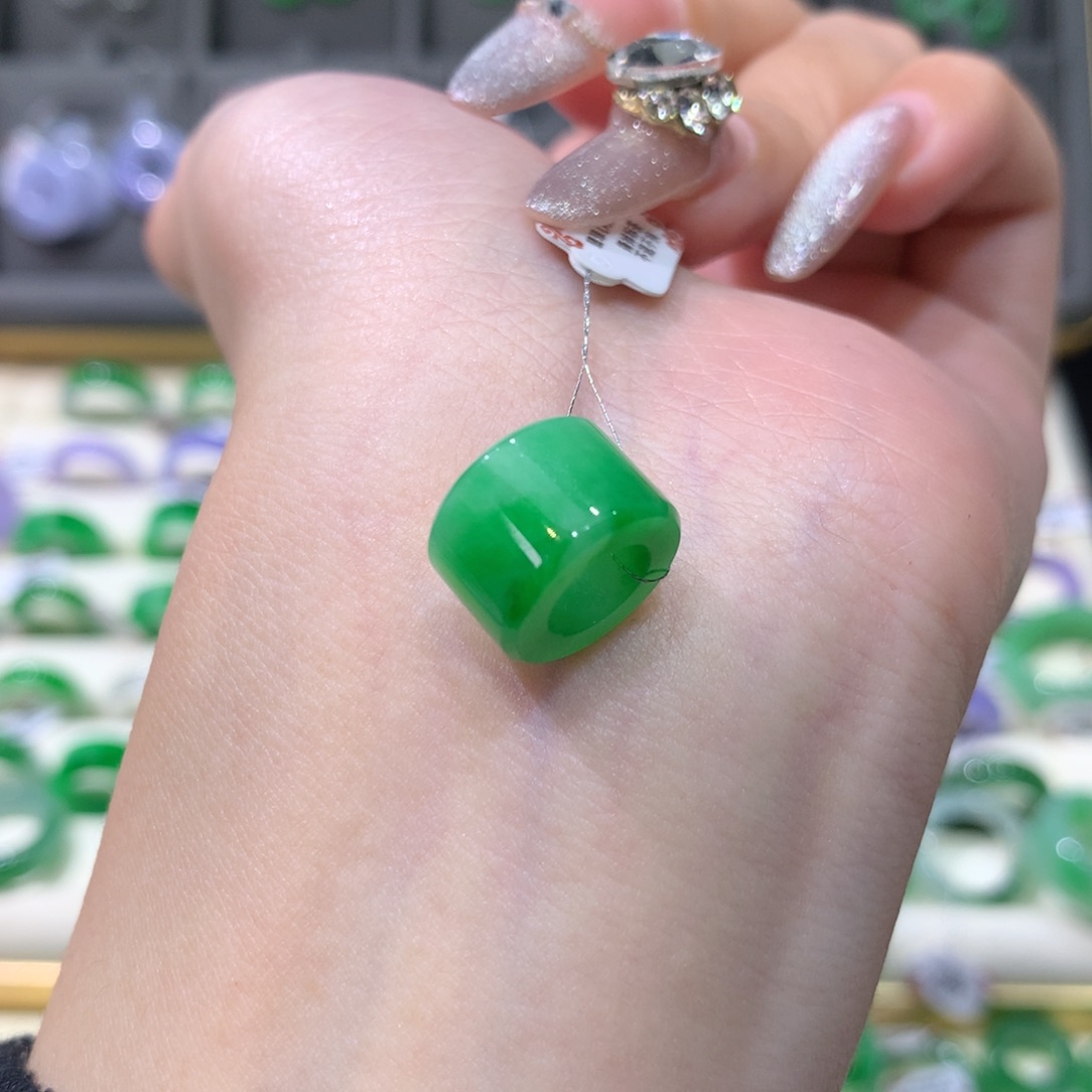 翡翠戒指未镶嵌路路通力推