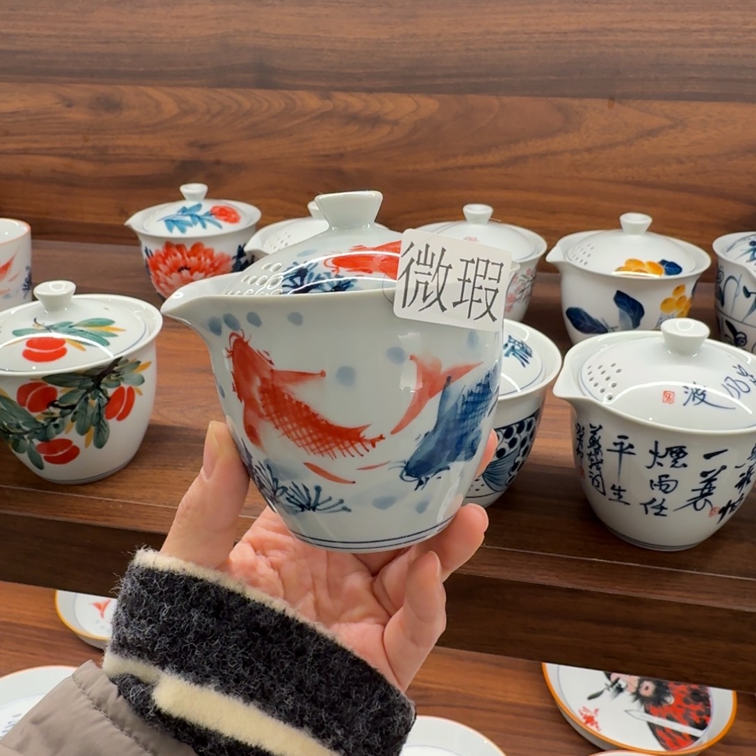 釉下手绘茶具微瑕