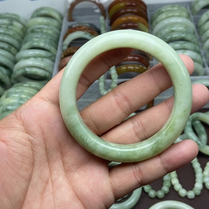 蛇纹石玉手镯未镶嵌?****…