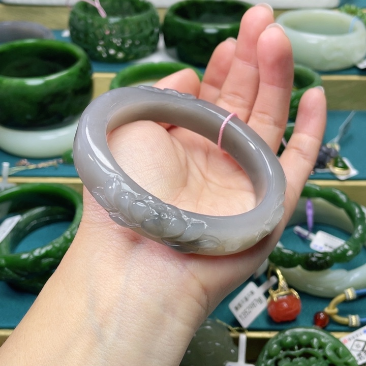 和田玉手镯60+圈口 编号59未镶嵌