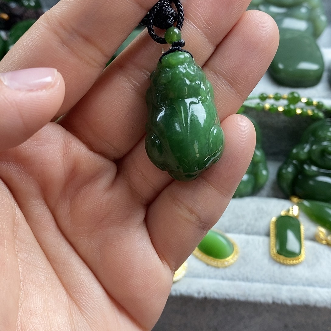 和田玉（碧玉）未镶嵌颈饰