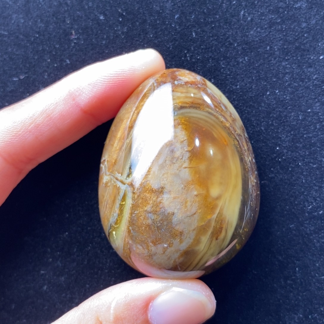 琥珀未镶嵌颈饰21.5克