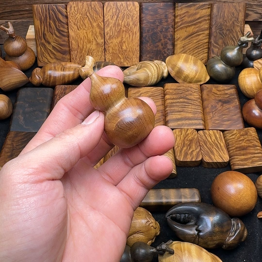 楠木金丝楠木无事牌