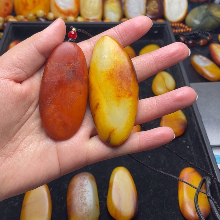 永***弃和田玉未镶嵌颈饰