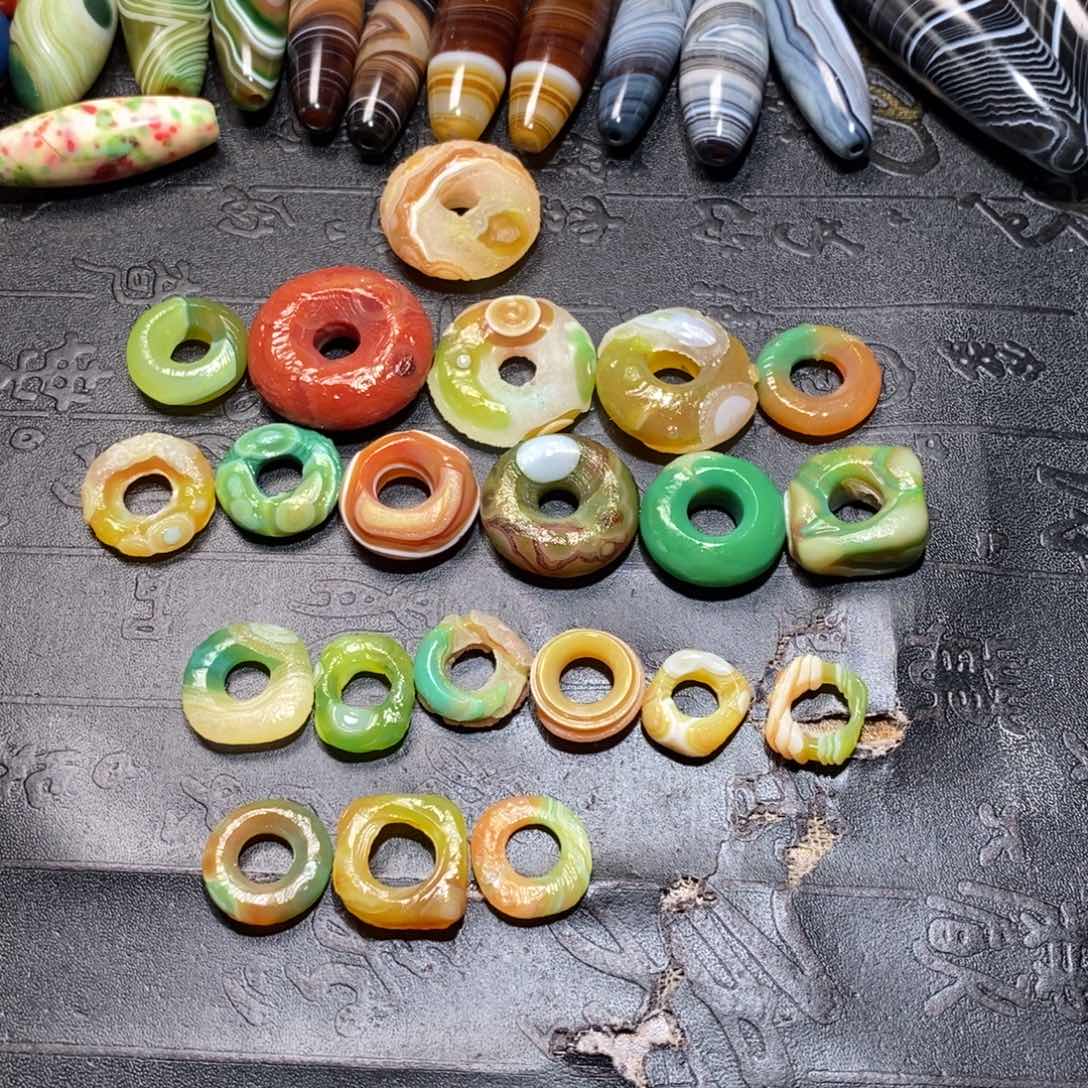 颈饰未镶嵌石英质玉咪*米