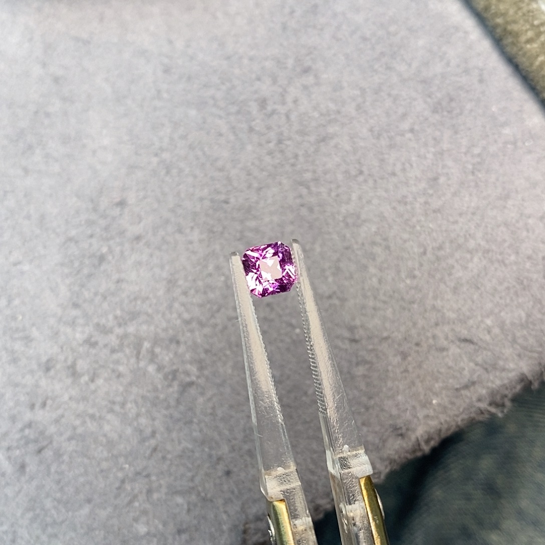 彩色蓝宝石裸石1.1ct 无烧薰衣草
