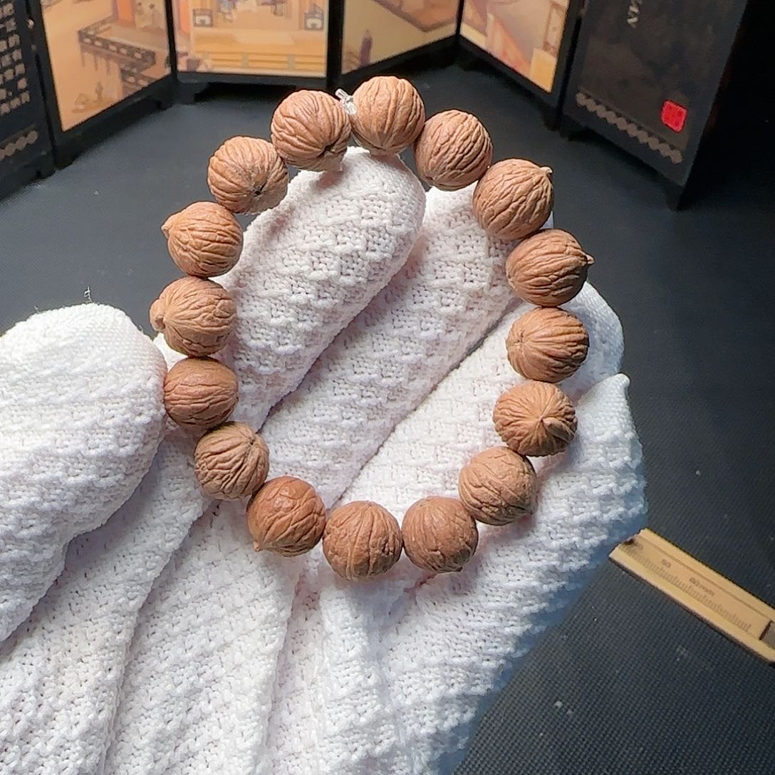 文玩核桃手串猴头犀牛角