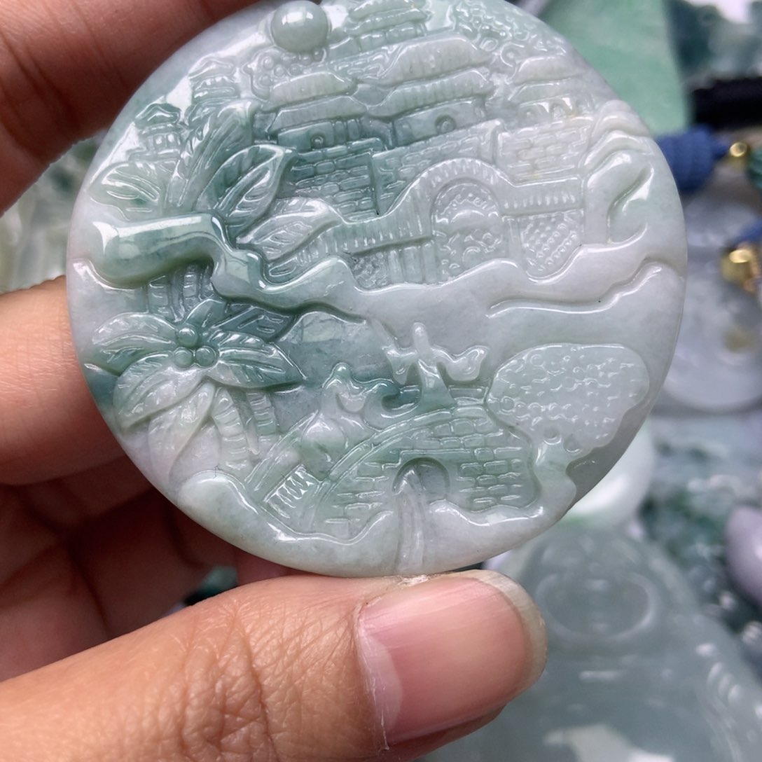 翡翠颈饰未镶嵌天然翡翠
