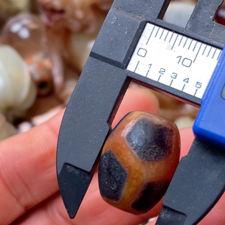 未镶嵌和田玉（糖玉）挂件