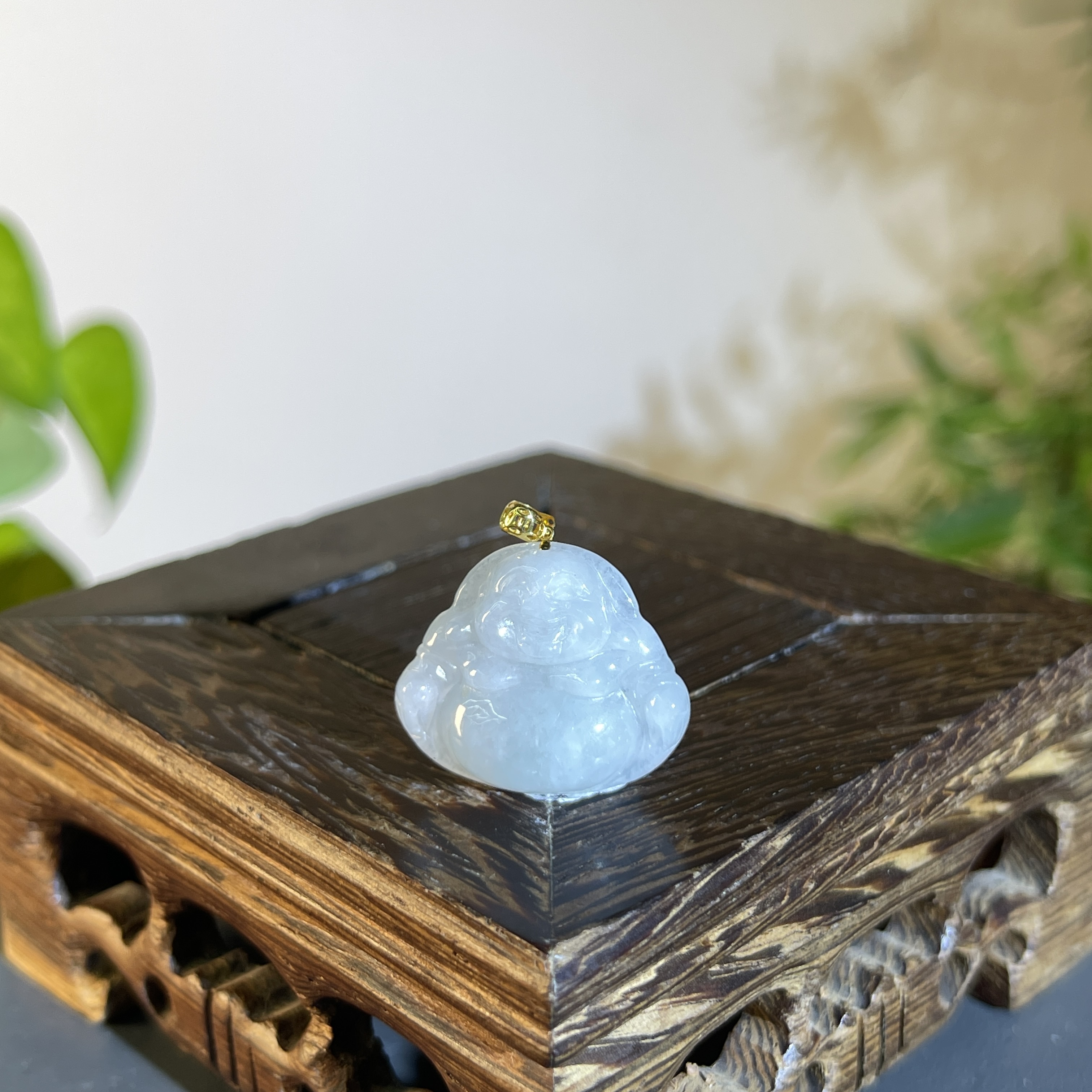 JCB18-09    天然缅甸A货翡翠   18K金扣佛公