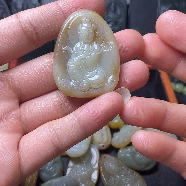 和田玉未镶嵌颈饰