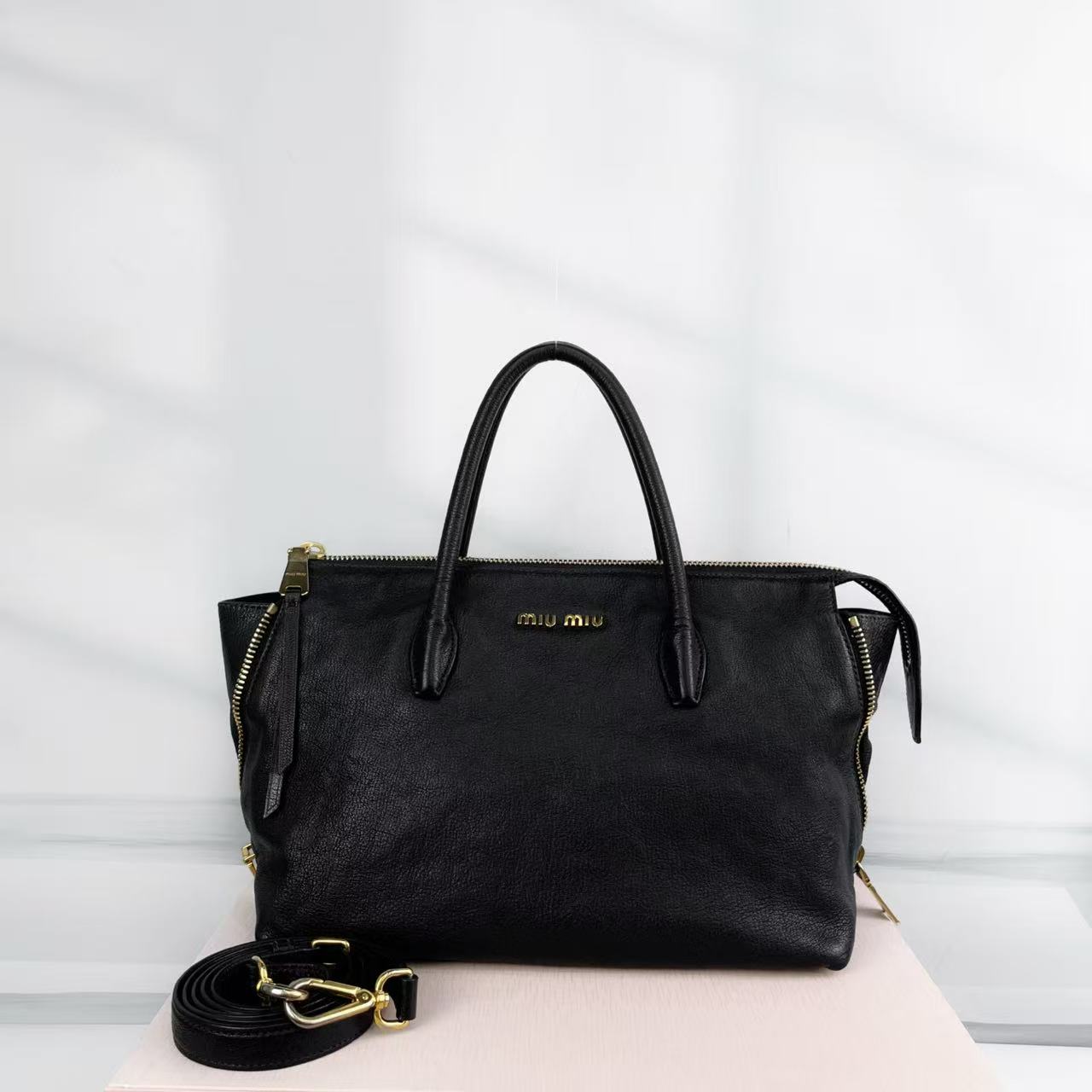 95新 MIU MIU/缪缪 缪缪黑色手提6791/二奢包包