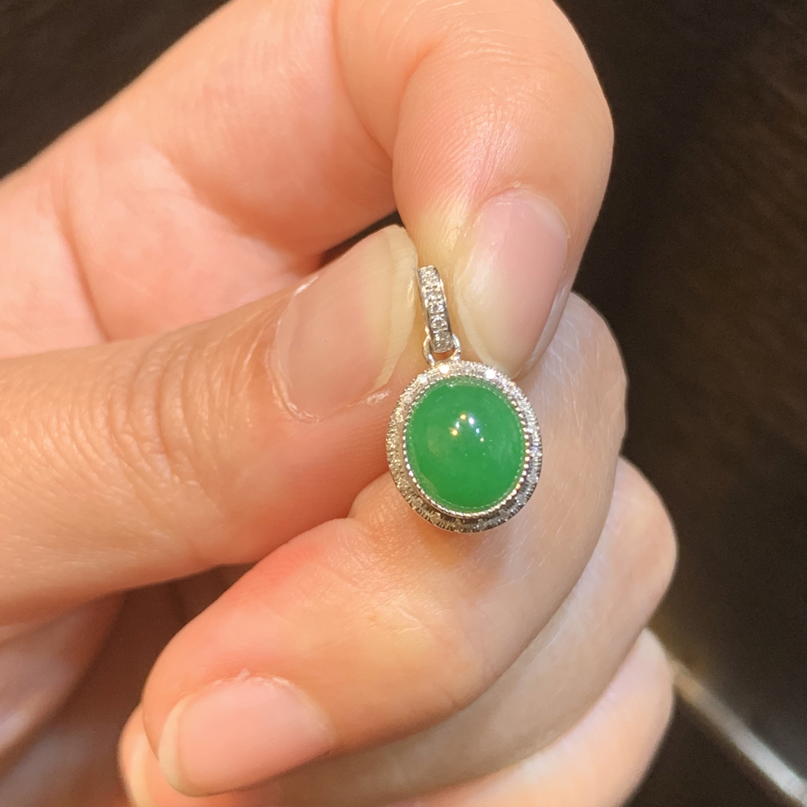 缅甸天然a货翡翠满绿蛋面吊坠万能扣头