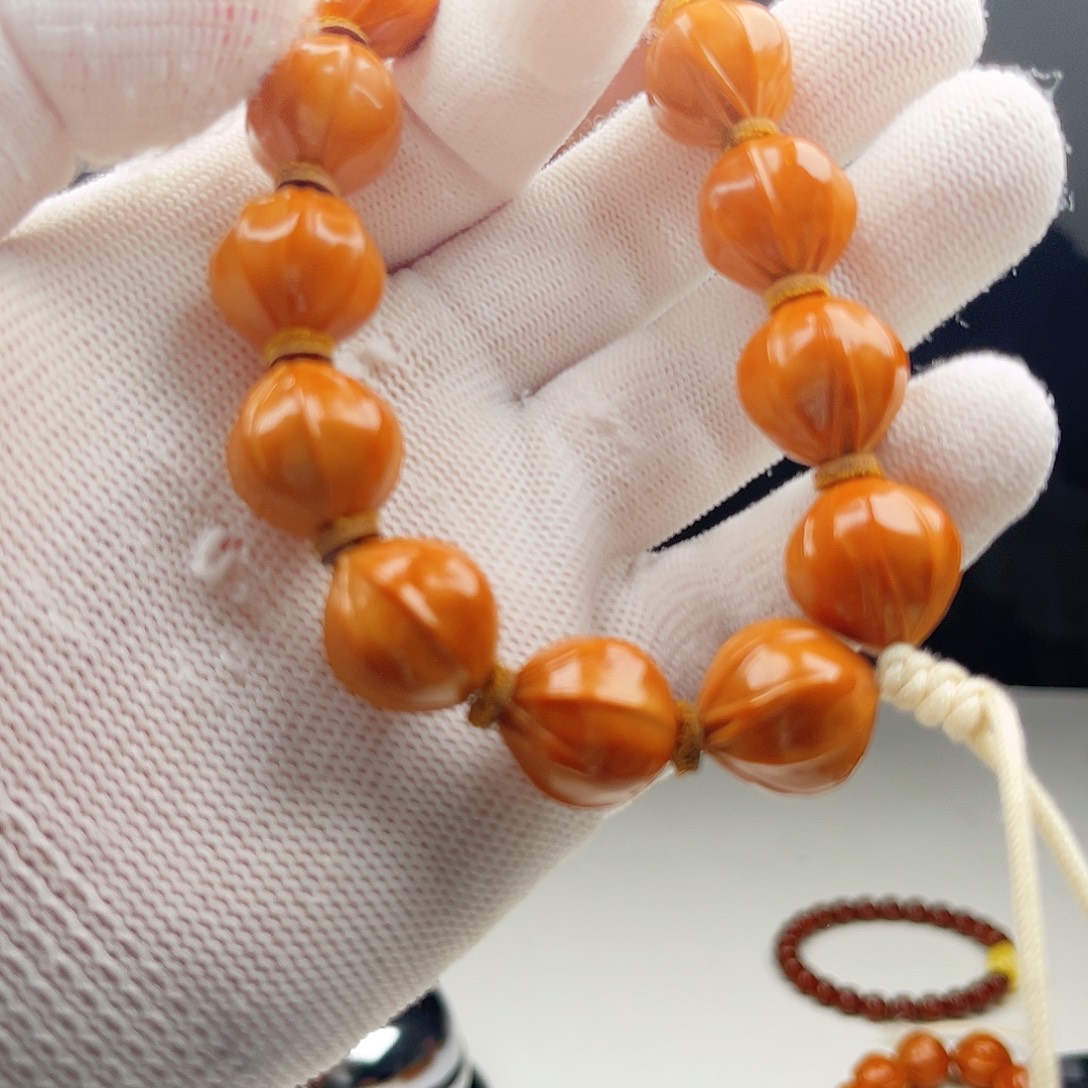 怀***切猴头核桃手串铁盒