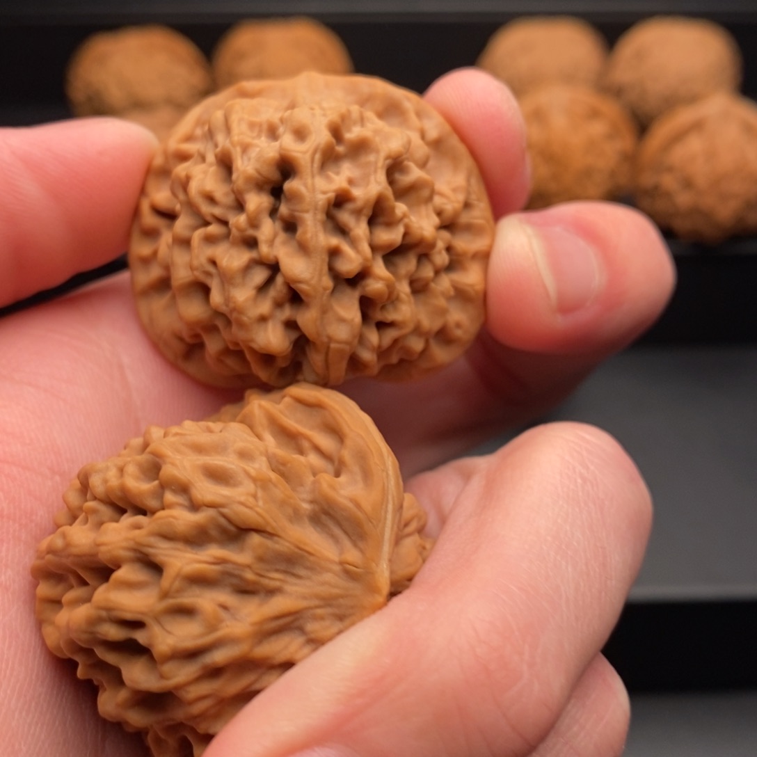 文玩核桃把件其**有秦闷