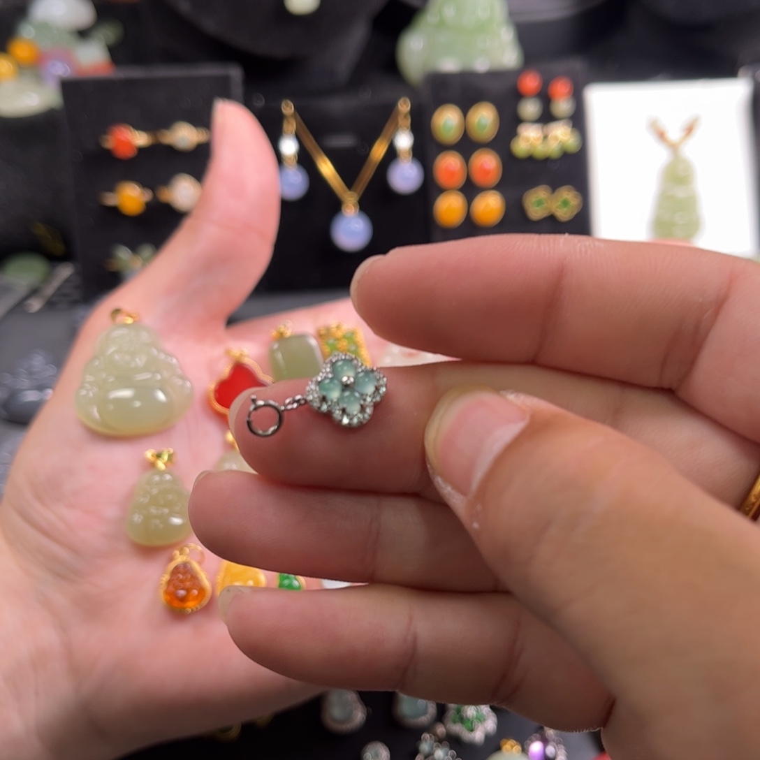 颈饰银S925镶嵌翡翠