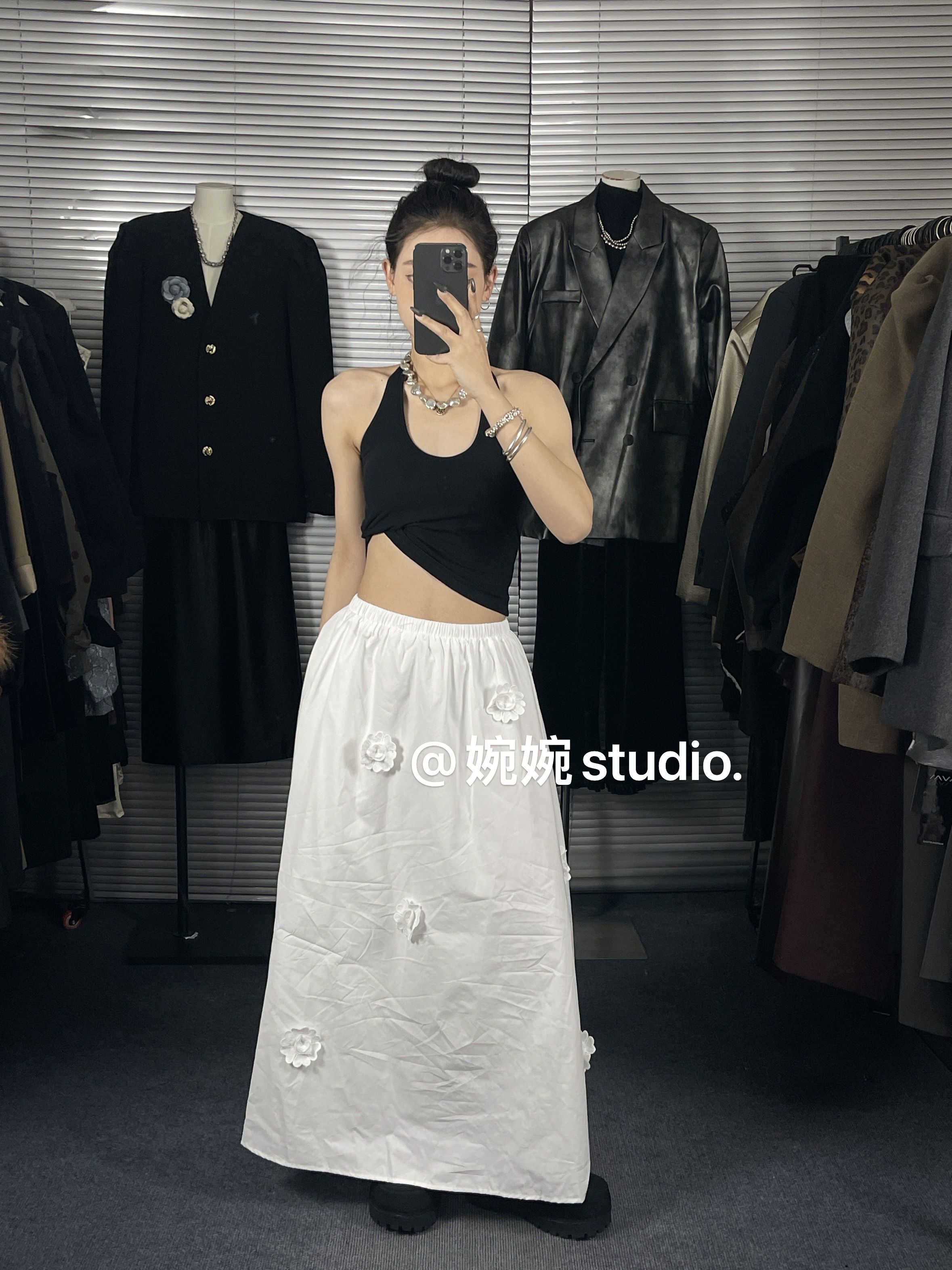 【婉婉studio】百搭立体花朵白色半身裙女春季新款遮肉显瘦A字裙子
