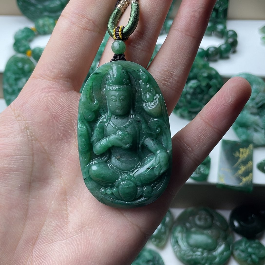 野***地独山玉未镶嵌挂件