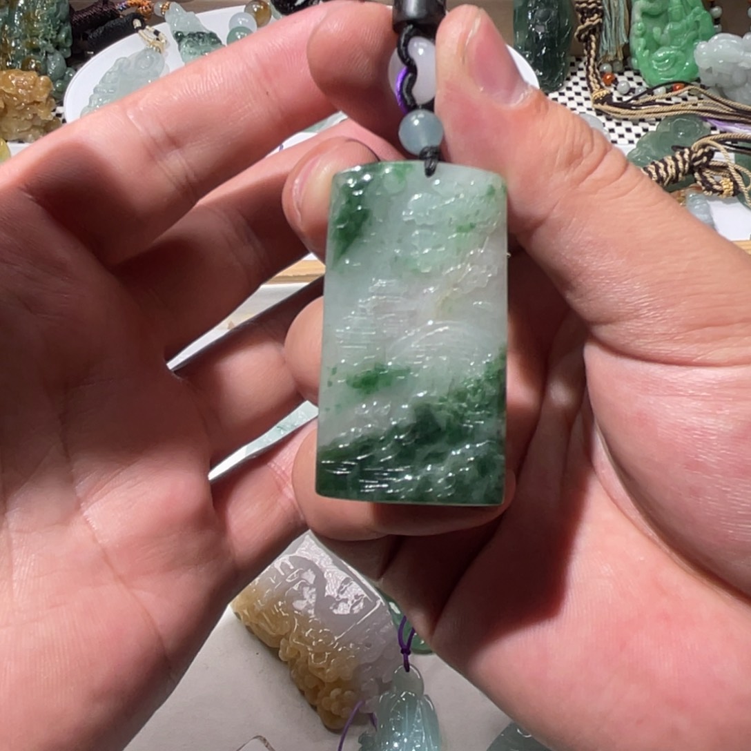 翡翠颈饰未镶嵌天然