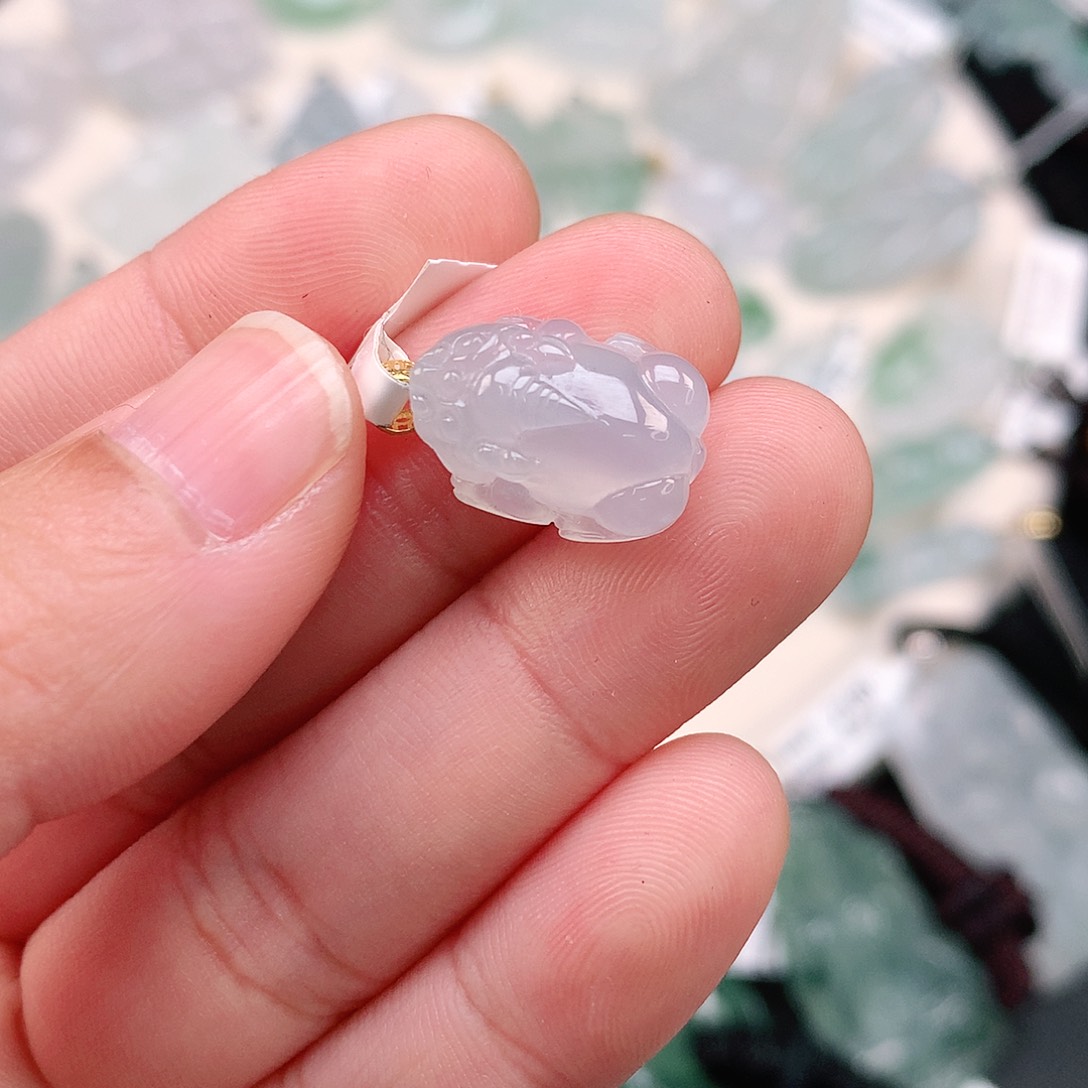 翡翠颈饰18K金镶嵌冰貔貅