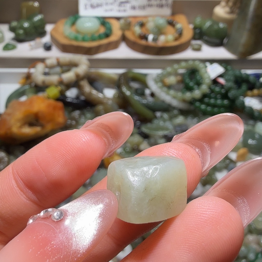 和田玉未镶嵌珠宝奇石