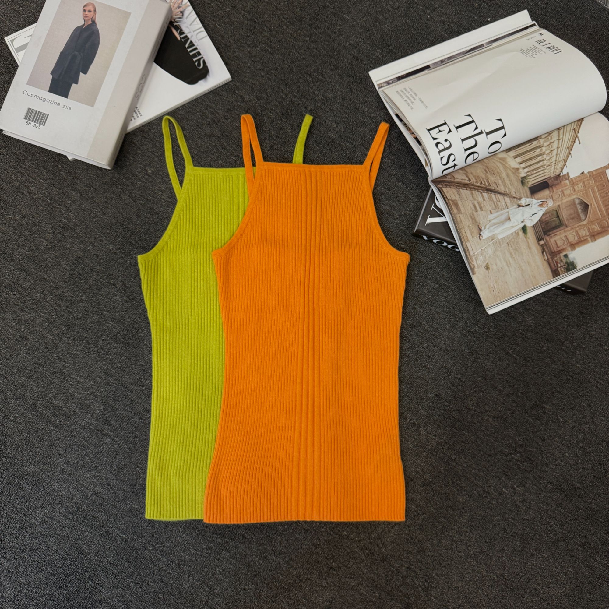 【塔鹿蕾】25年秋冬新款小众设计感针织咩咩绒露背上衣吊带6011