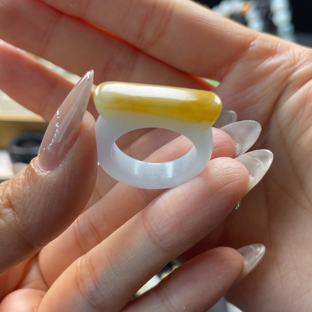 定制翡翠未镶嵌戒指