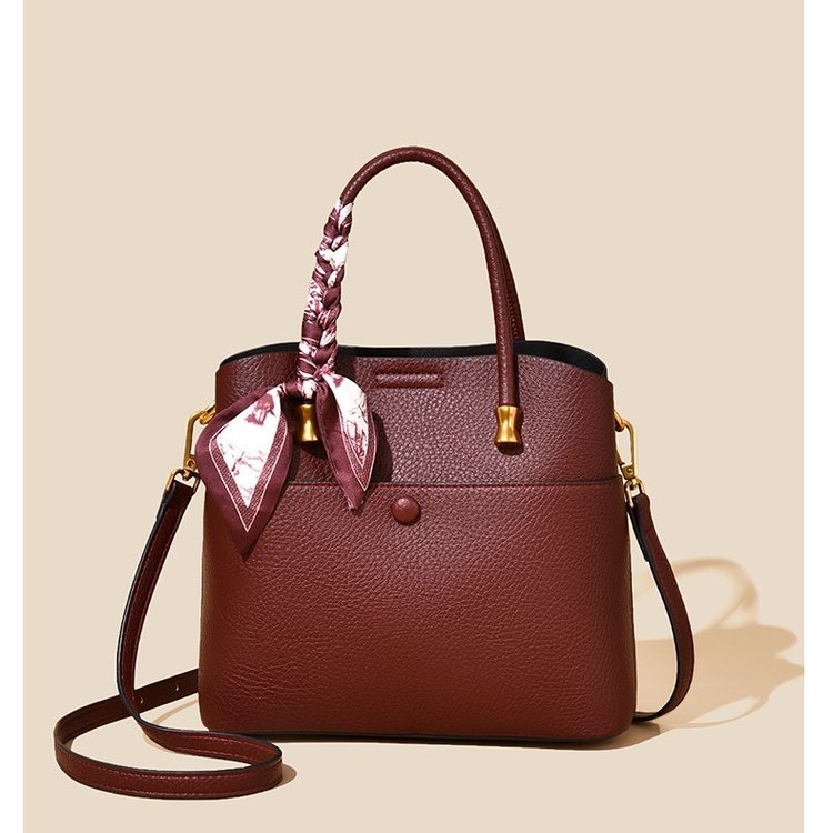 新款潮流时尚气质网红女背水桶包轻奢百搭真皮326