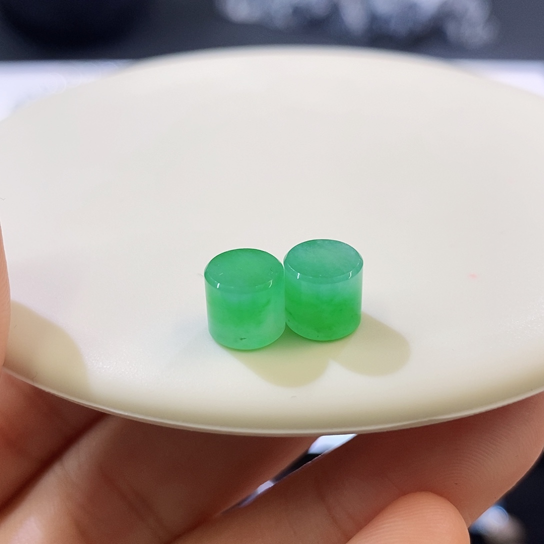 翡翠未镶嵌挂件特价一对桶珠