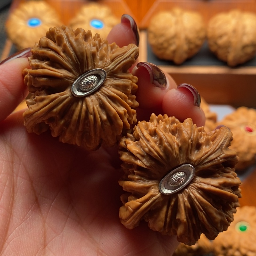 文玩核桃把件43尺寸全品山地楼