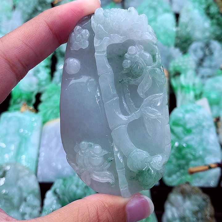 吊坠(不含链)未镶嵌翡翠