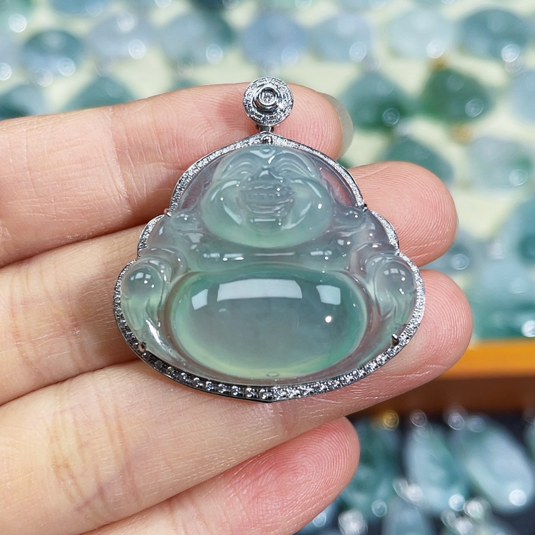 翡翠颈饰18K金镶嵌吊坠