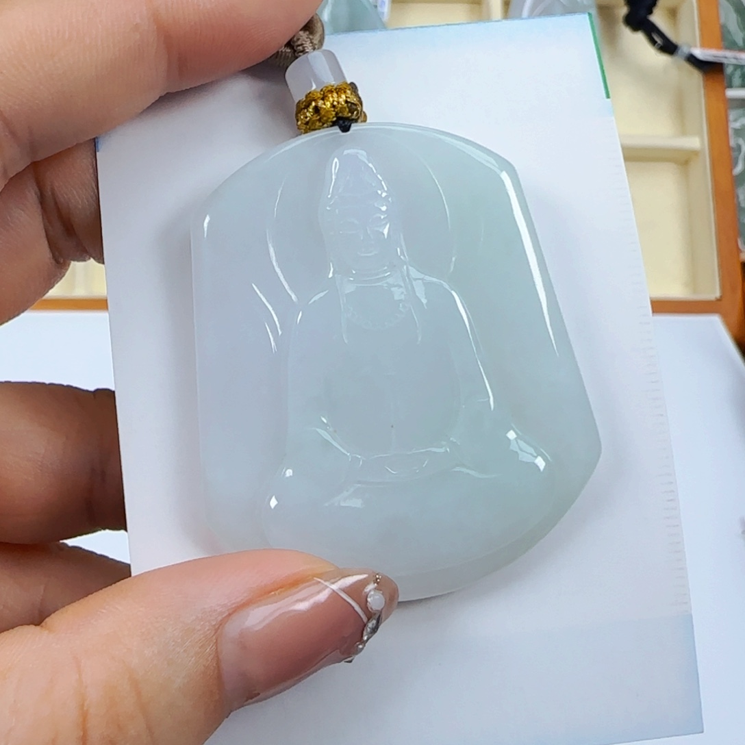 翡翠未镶嵌颈饰  