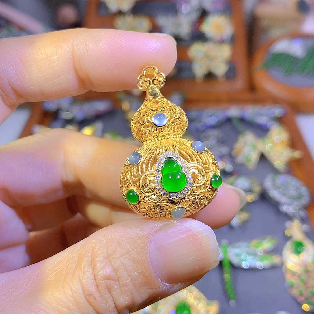 颈饰银S925镶嵌翡翠