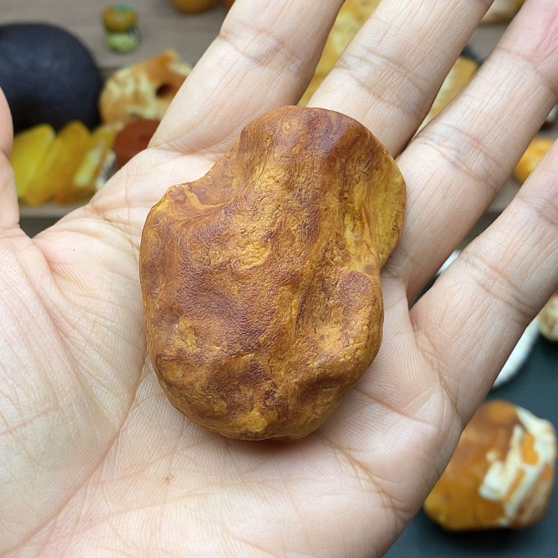 琥珀颈饰未镶嵌大*虎皮蜜蜡原石32.2