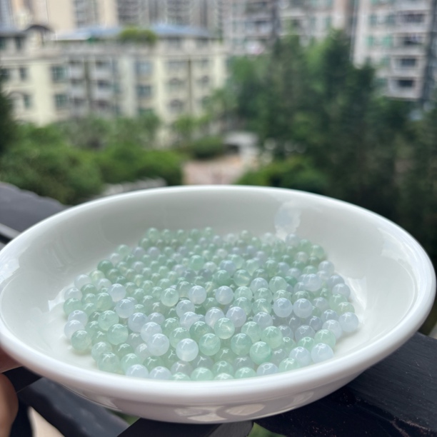 缅甸翡翠散珠6mm马卡龙色系冰晴圆珠冰种手串28颗多样性发货