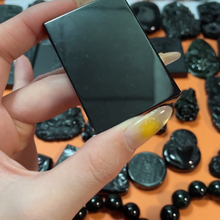 翡翠颈饰未镶嵌大**阳